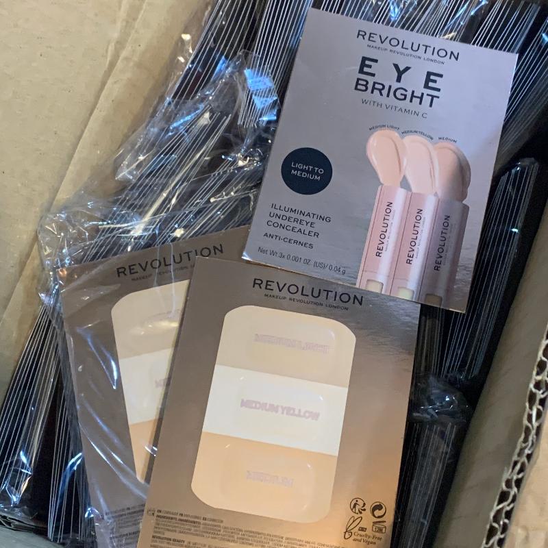 Revolution Foundation Tester (4 card) 1$