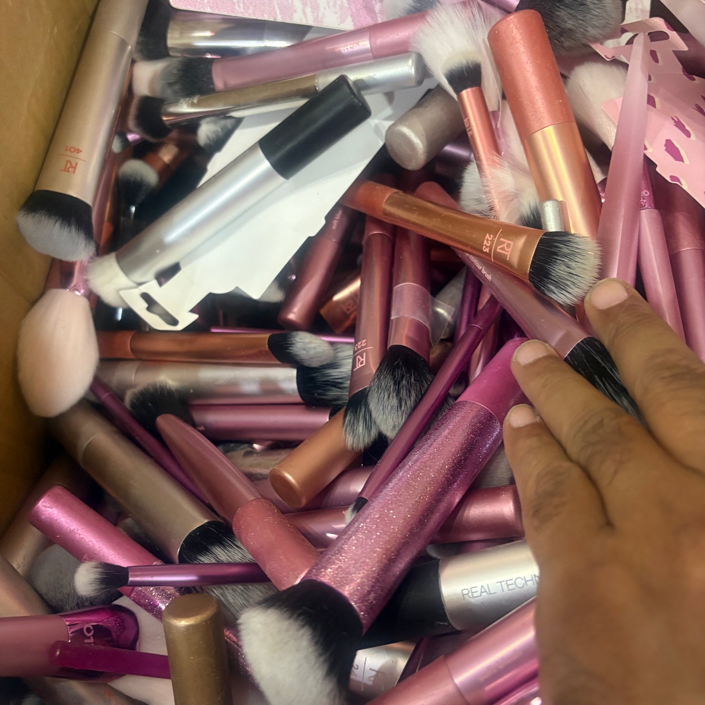 RT Makeup Brushes In KG