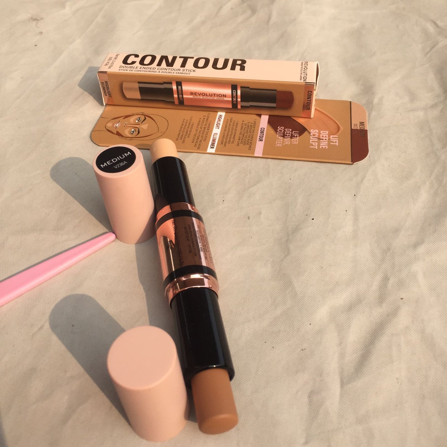 Revolution contour & highlighter Stick