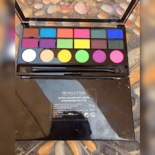 Revolution ultra colour explosion eyeshadow palette