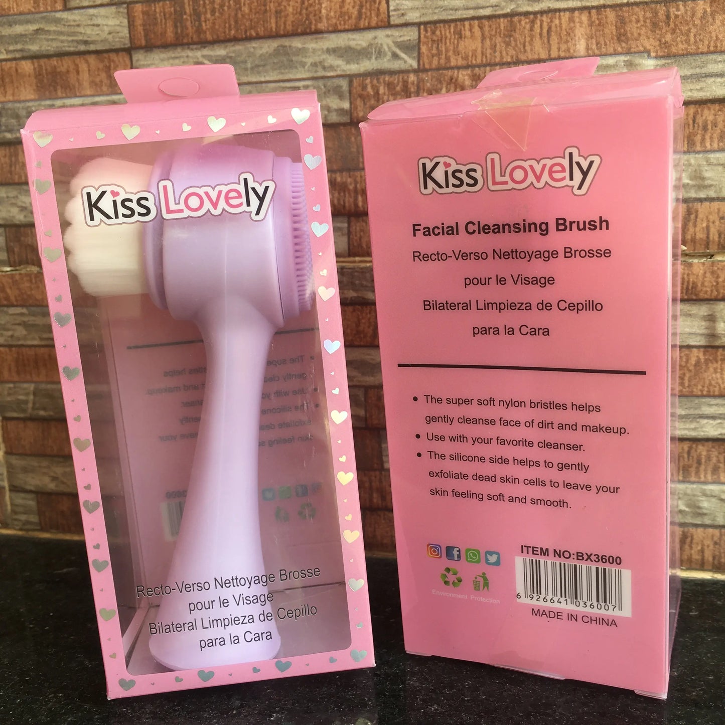 Kiss lovely facial cleansing brush 1$