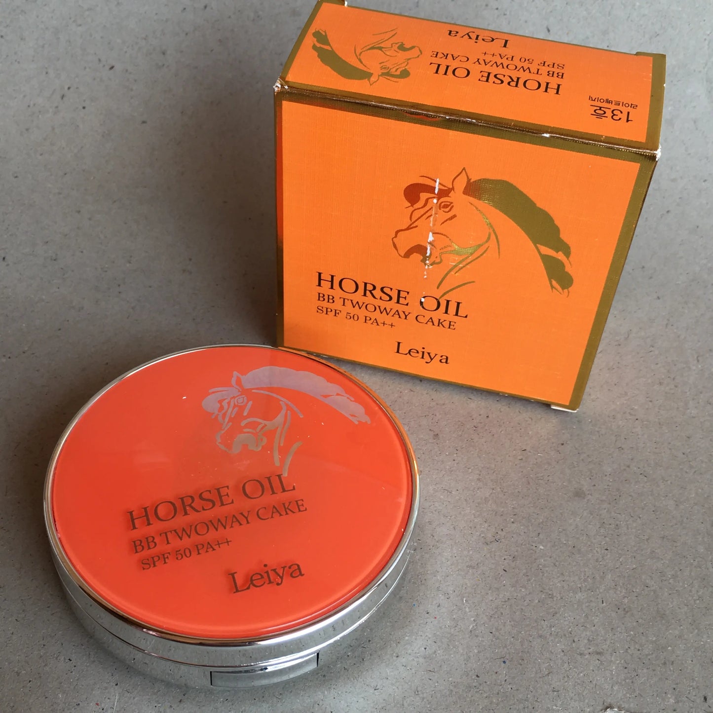Face Compact horse oil spf 50