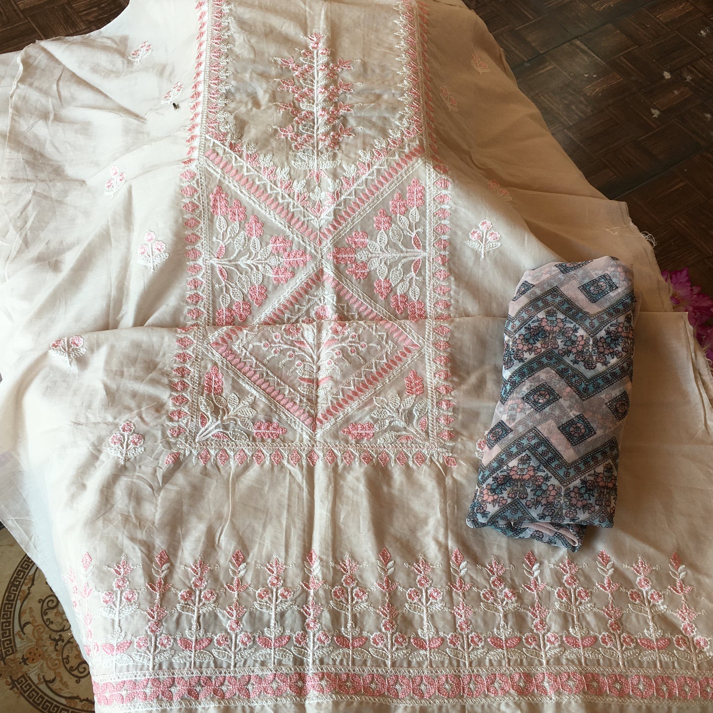 Unstitched suit 2 pcs lawn promotion
