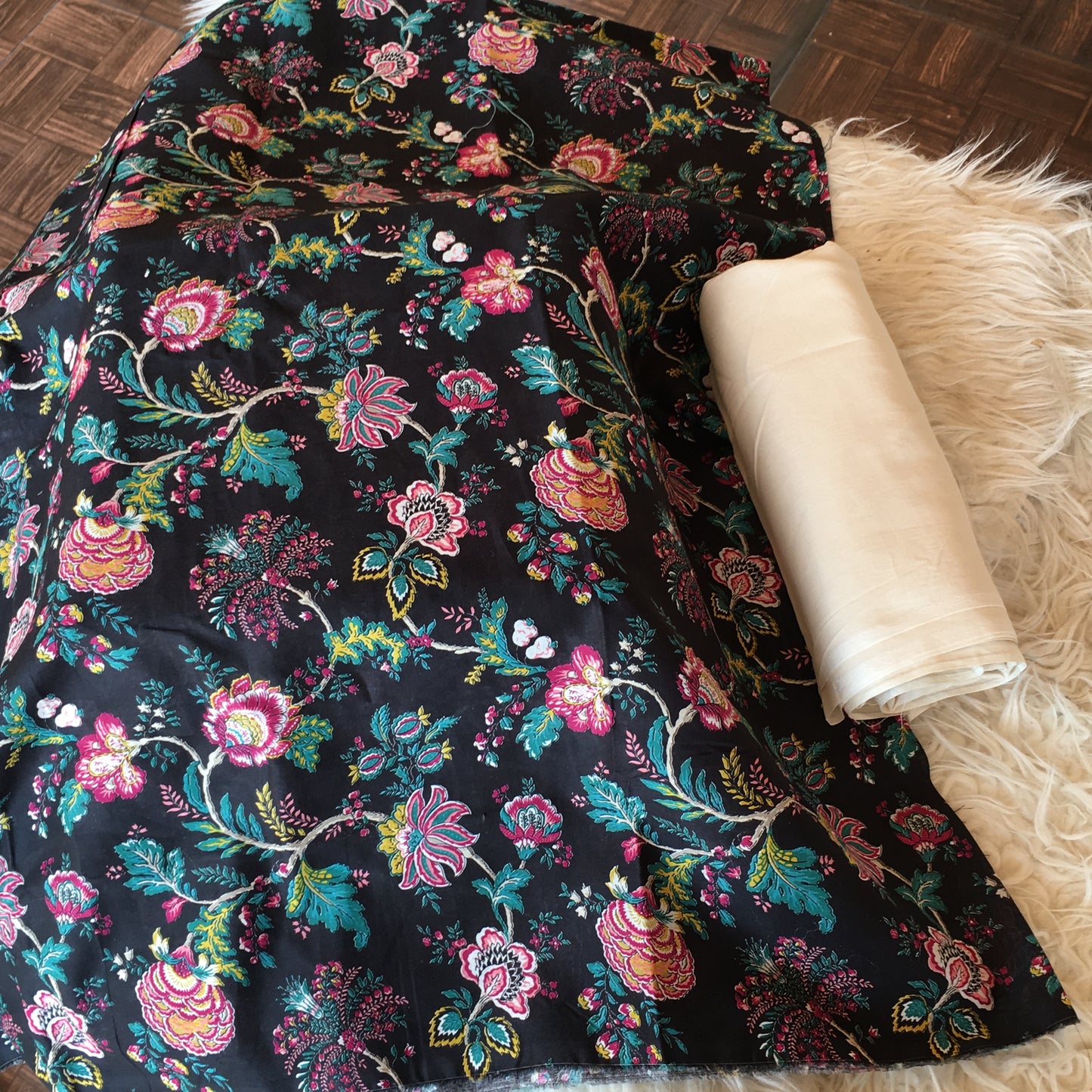 Unstitched suit 2 pcs lawn promotion