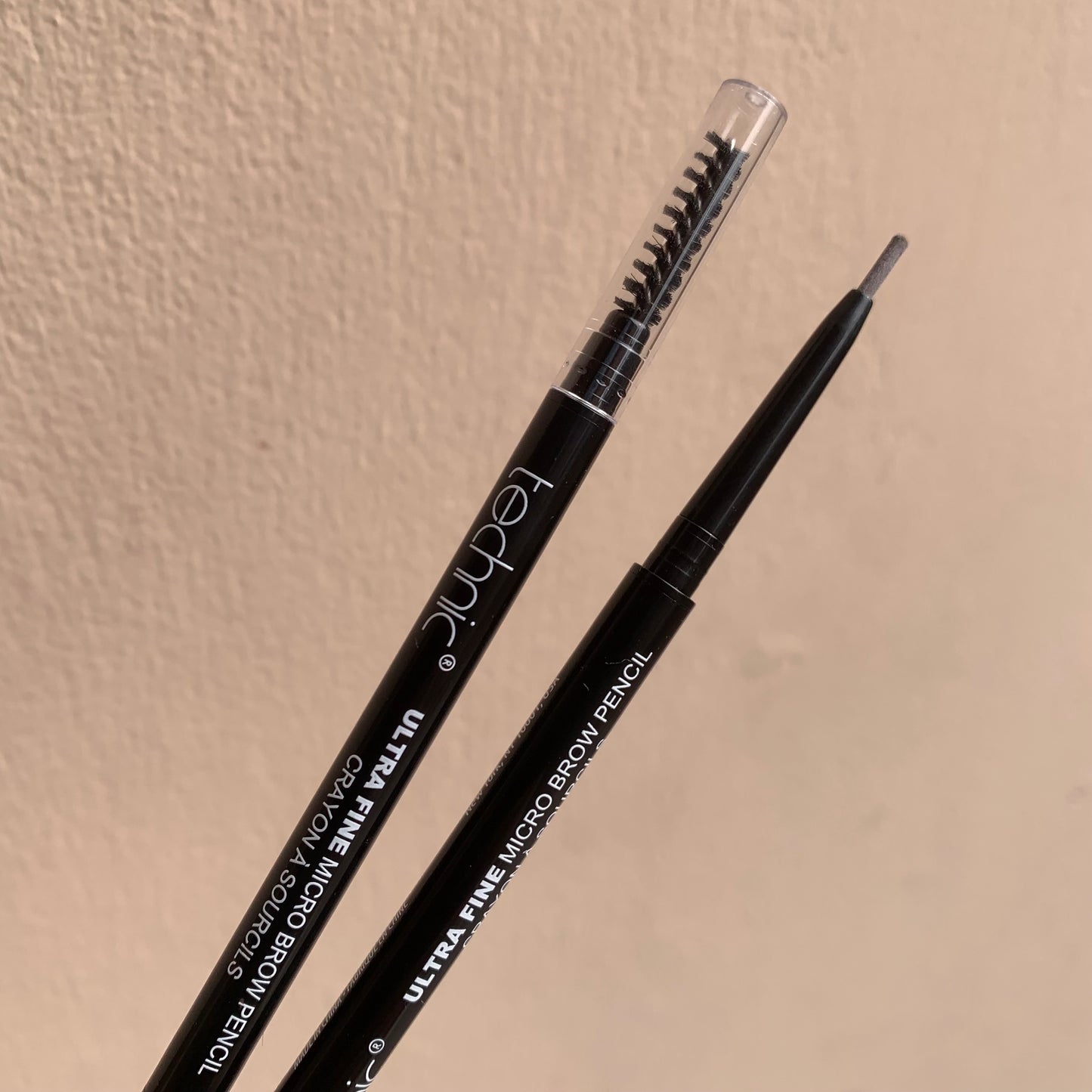 Technic Eye brow pencil IN BROWN
