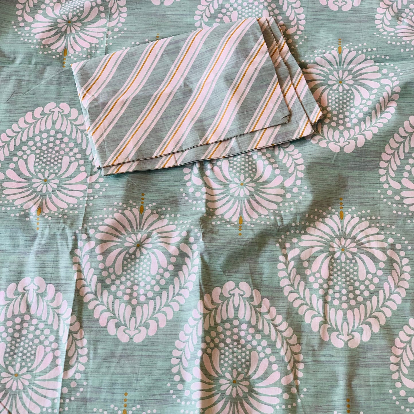 Pure cotton bedsheets premium quality in white flower