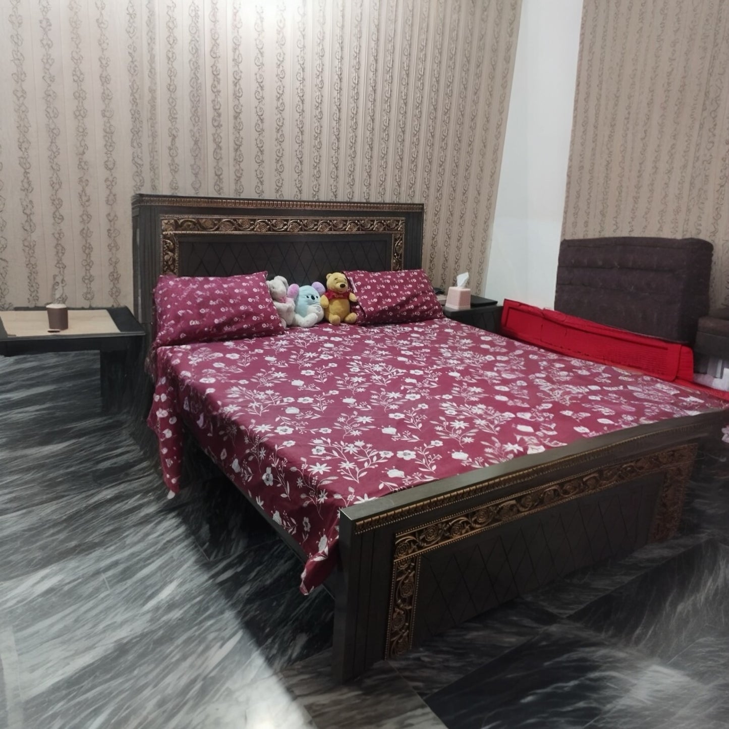 Pure Cotton Bedsheet in mahroon colour single