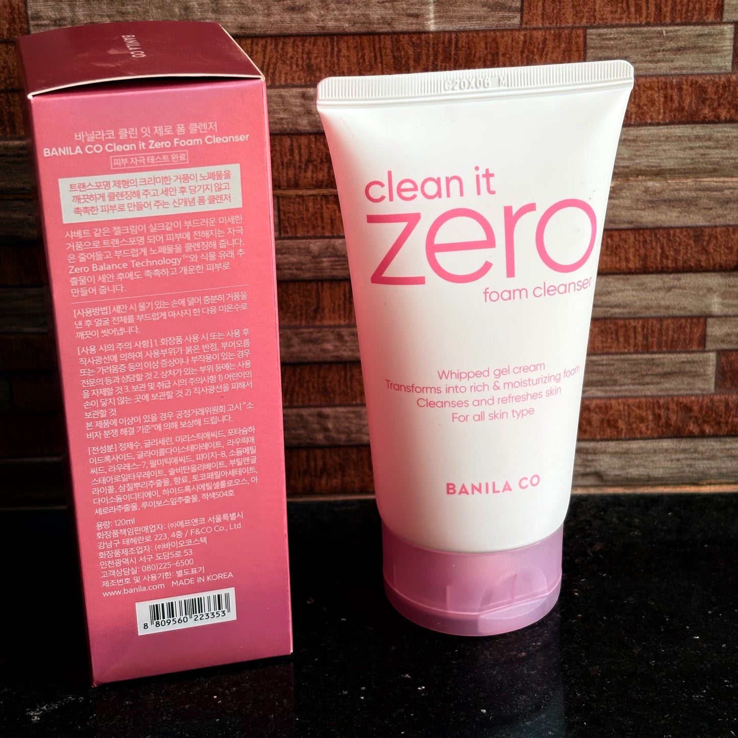 Clean it Zero foam Face cleanser Made in Koria.