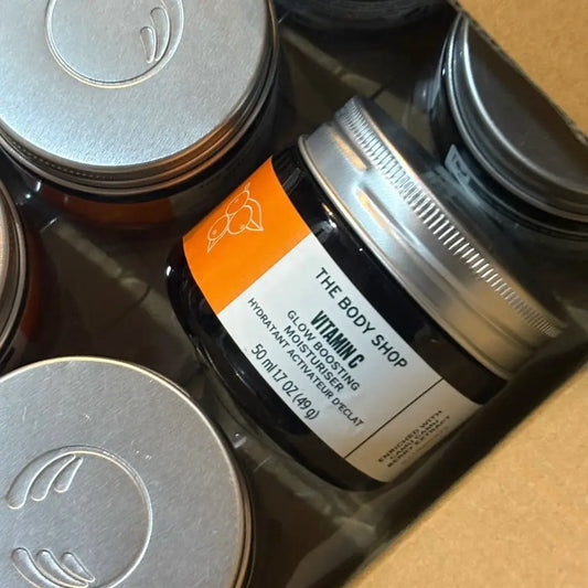 The Body Shop Vit C Glow Boosting Moisturizer (50 ml )
