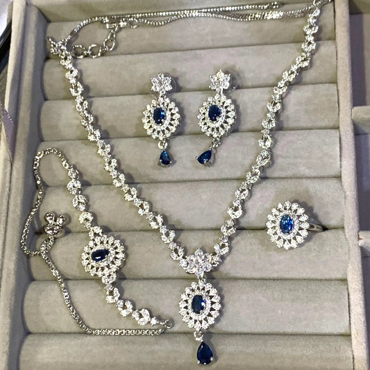 Zircone jewlery set in silver